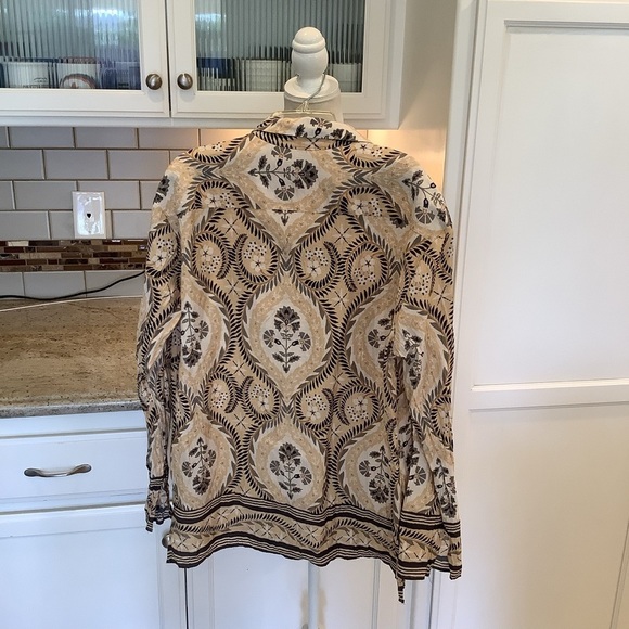 H & M Loose Fit Floral Shirt Size Medium - Picture 4 of 8